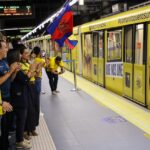 El Metro de Quito se pone mundialista y luce el primer tren brandeado de su historia
